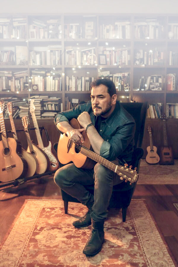 Ismael Serrano viene al país con su gira “Guitarra y Voz”, misma que ha llevado a varios países.  AGENCIA FOTO