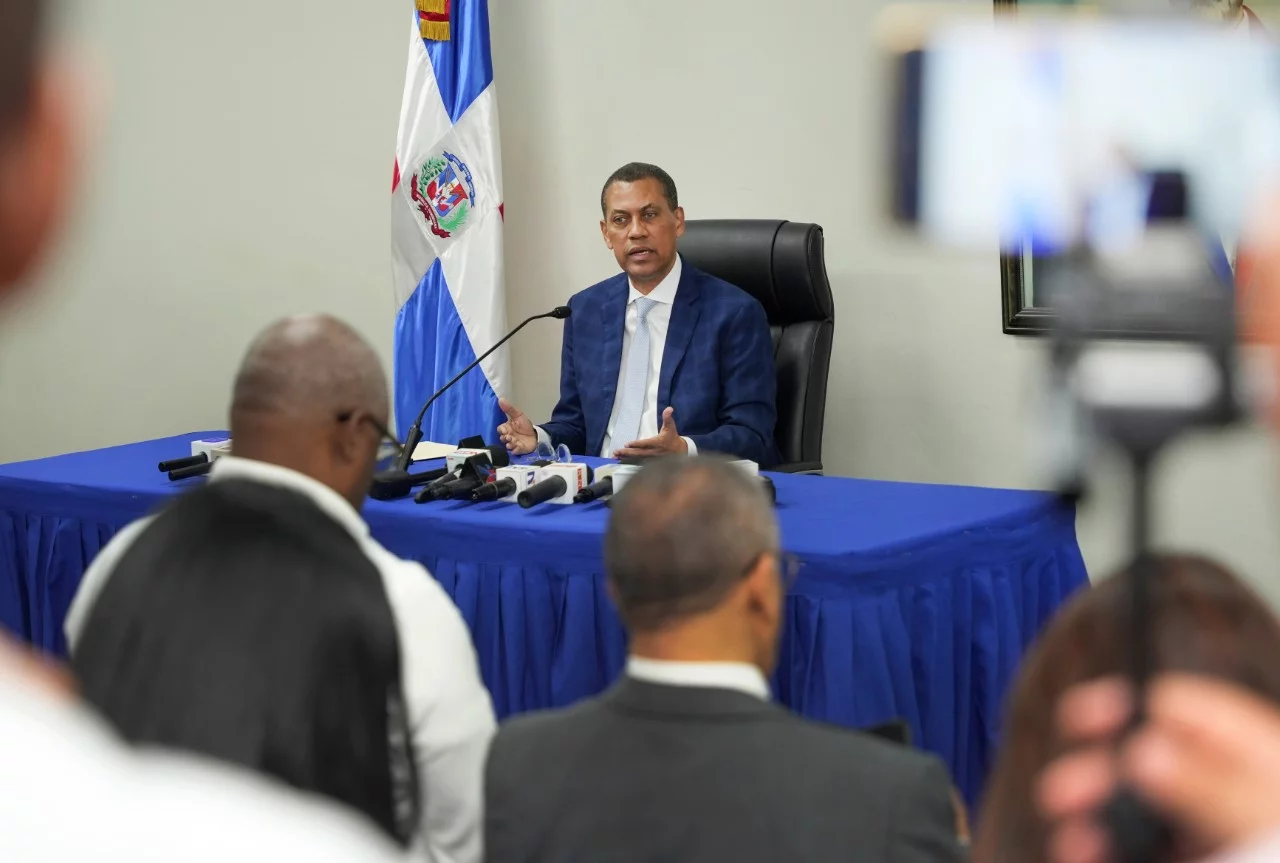 Guido Gómez Mazara: el 56% de la población no puede identificar una noticia falsa