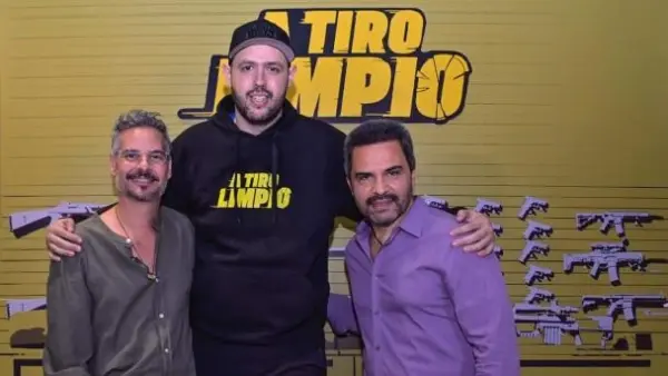 Jean Gabriel Guerra y los protagonizado Manny Pérez y Frank Perozo.