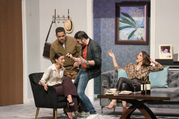 La obra teatral Los vecinos de arriba