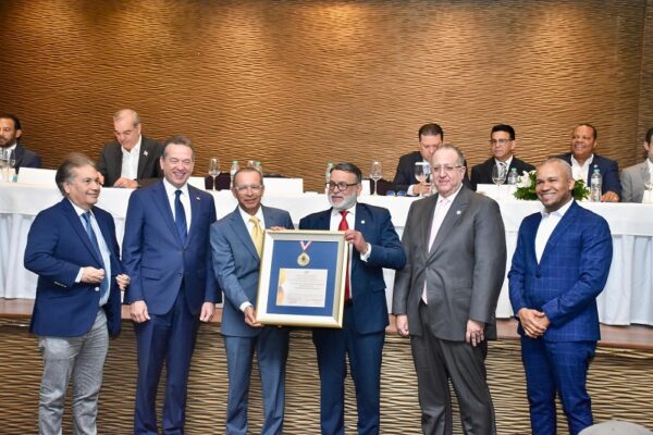 Maín Díaz ministro