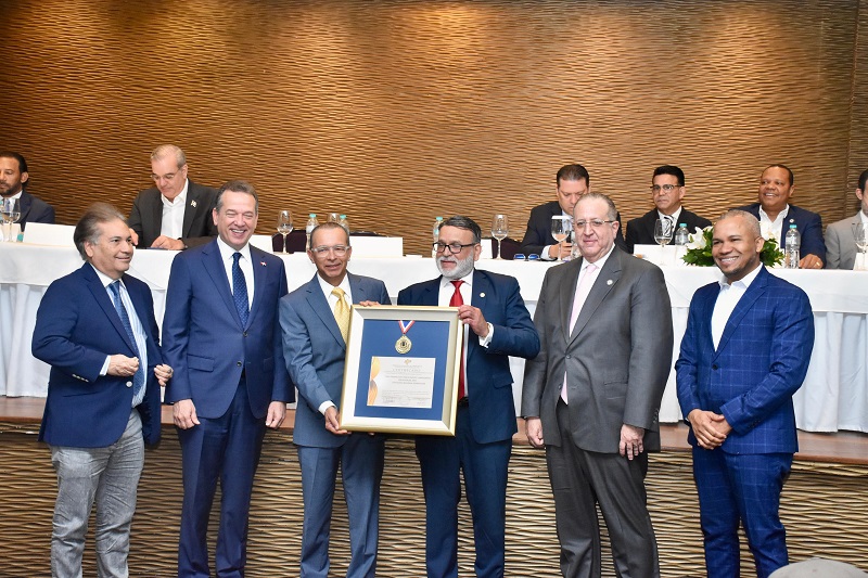 Maín Díaz ministro