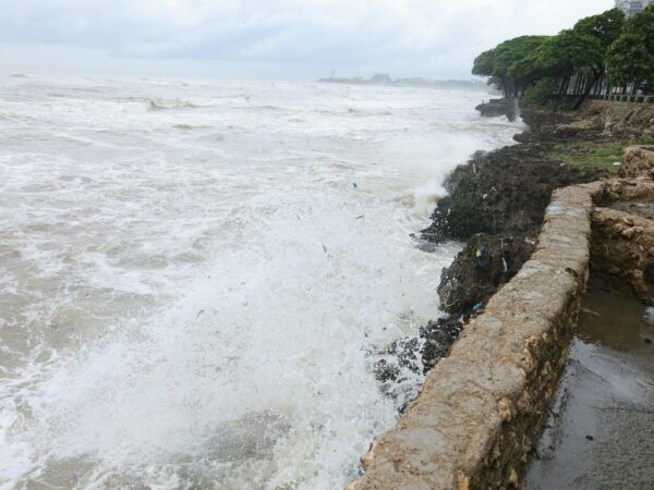 Mar-Malecón-Lluvia-Oleaje anormal