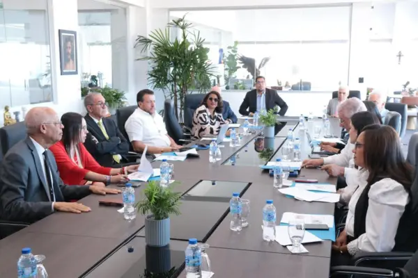 El ministro Franklin García Fermín junto a representantes de asociaciones de universidades que se darán cita en evento.