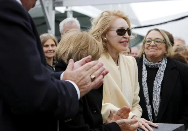 Muere a los 89 años Joan Kennedy
