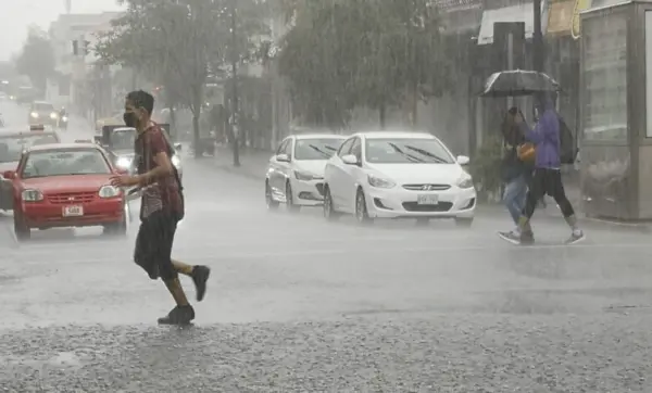 COE emite alerta verde para seis provincias y reporta los daños asociados a un tornado ocurrido en Mao.
