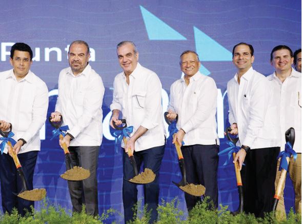 El Mandatario dejó iniciados los trabajos para el hotel Melía Bergantín Beach.