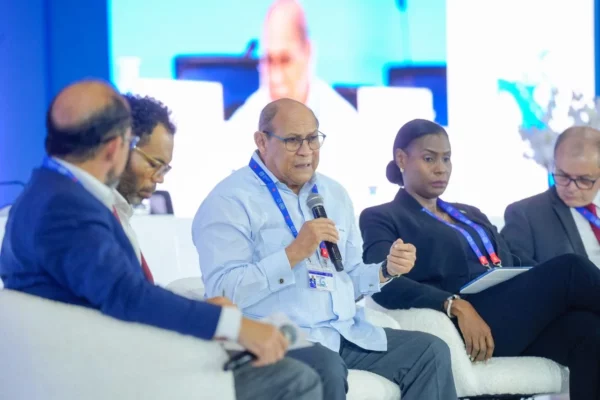 Rafael Santos Badía director del INFOTEP en la Sesión plenaria temática Estrategias para políticas públicas para la mejora de las competencias y la formación profesional (1)