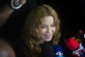 Shakira-Cali-12