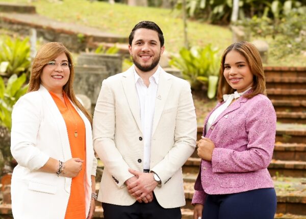 Grace Gómez, Simón Cepeda y Yelime Abad.