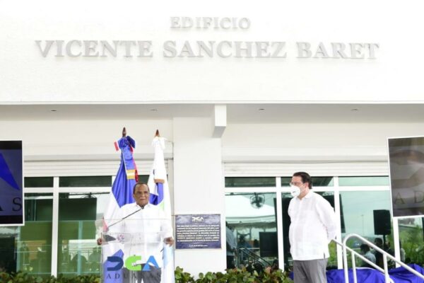 Yayo y Vicente Baret en adunas. jpg