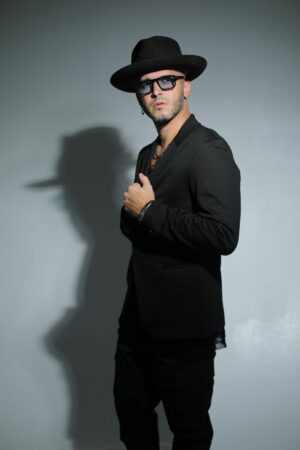 El cantante Zeo Muñoz estrenará un nuevo disco.