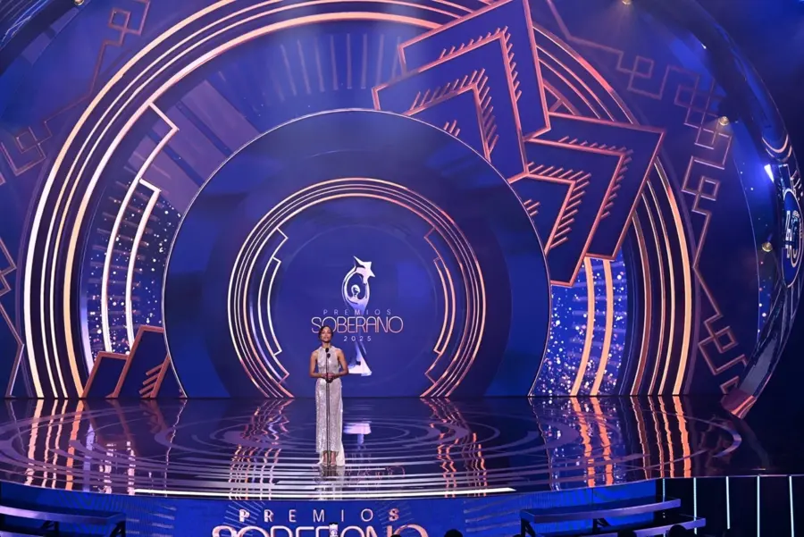Zoé Saldaña presenta categoría