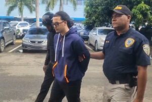 John 42-Policía-capotillo