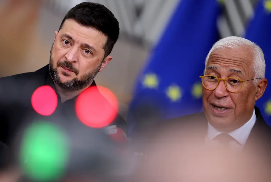 Volodymyr Zelenski (i) y Antonio Costa, este jueves en Bruselas