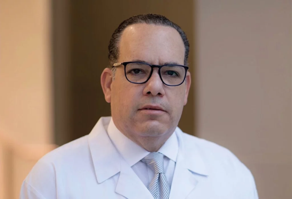 El infectólogo-salud-vacuna-José Rafael Yunen