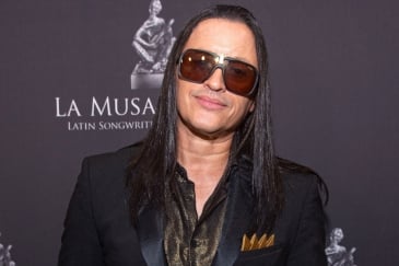 Elvis Crespo.