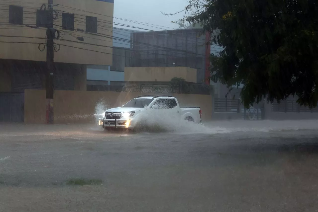 Huracán Melissa se intensifica rápidamente en el Caribe