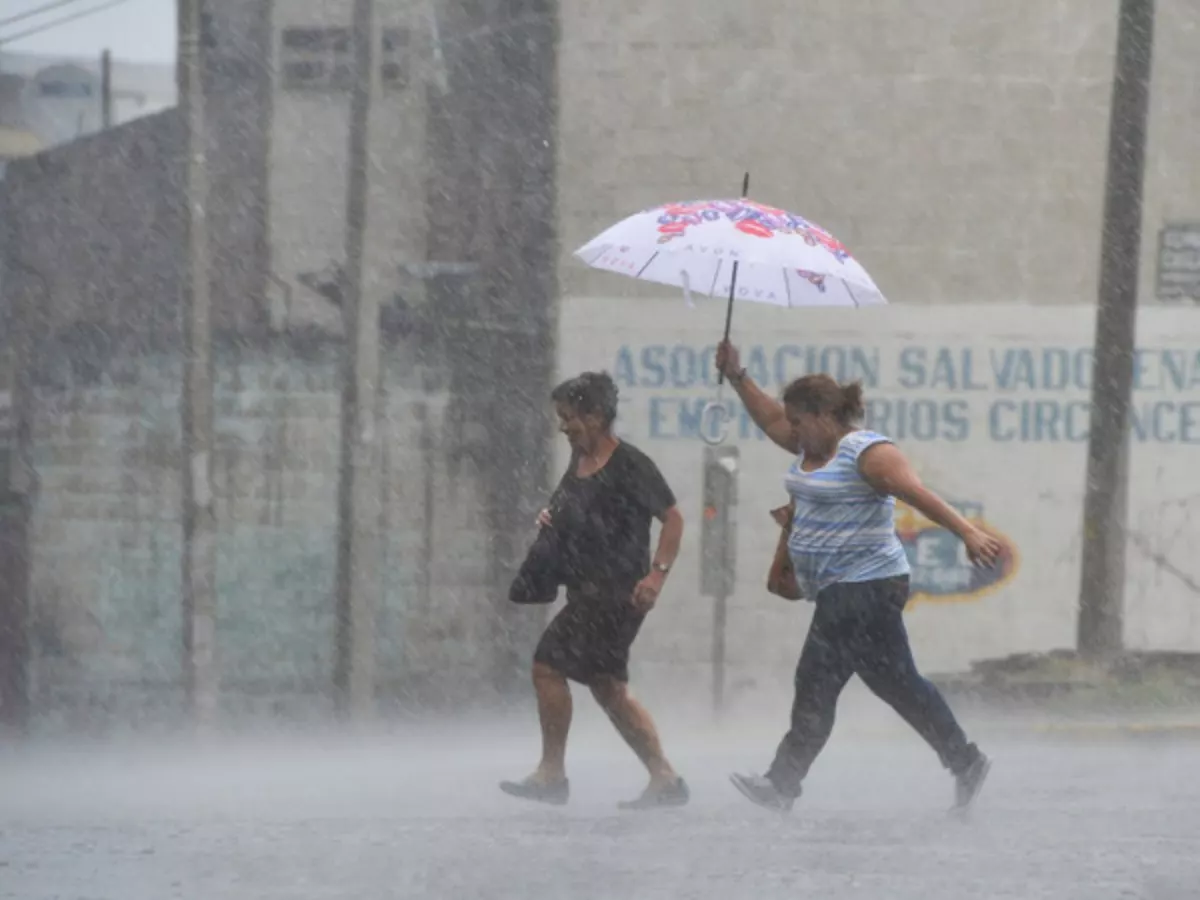 COE mantiene a 25 provincias y el Distrito Nacional en alerta por lluvias