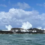 COE ordena a operadores de embarcaciones en la costa Atlántica permanecer en puerto por oleaje anormal