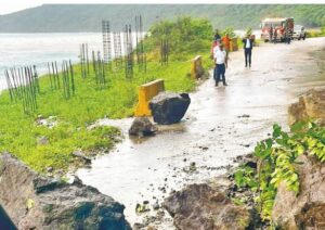 El Derrumbao tenía ayer el tránsito obstruido.
