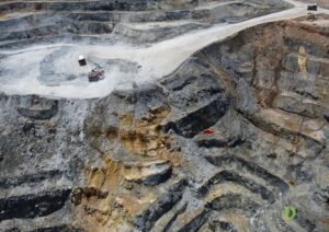 L	a reinversión minera ascendió a 420 millones de dólares, lo que representa un aumento de 440 %.