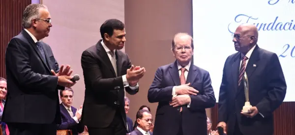 Roberto Cavada, Roberto Salcedo, Pepín y Ray Guevara.