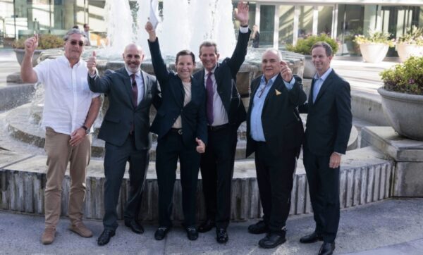 De Valle y Wyndham  anunciaron  inauguración para el día ocho.