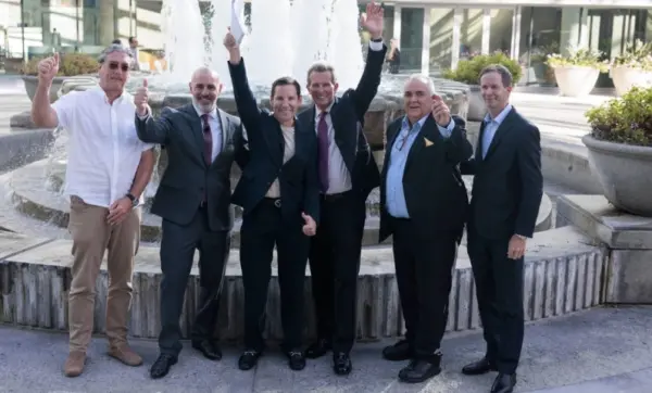 De Valle y Wyndham  anunciaron  inauguración para el día ocho.
