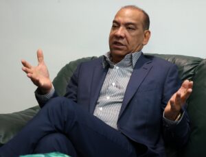 Deligne Ascención, coordinador del Gabinete de Transporte en visita a EL DÍA.  Alexis monegro