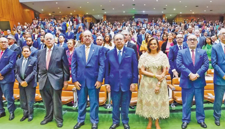 José  Manuel  Mallén, Julio César Llibre, Magín Díaz,  Héctor Valdez Albizu,  Fior D’Aliza Martí nez de Valdez,  Ricardo  Rojas  León y Arturo  Martínez  Moya