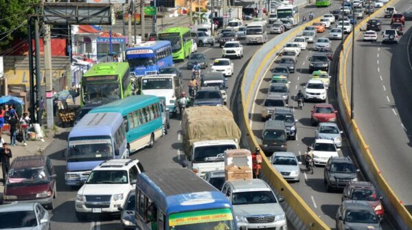 El pasado año quedaron 170,436 vehículos  pendientes de renovar el marbete.