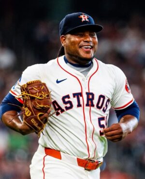 El zurdo  dominicano Framber Valdez busca un megacontrato en su primera agencia libre.