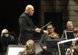 Amaury Sánchez reafirma su compromiso con la difusión  de  la buena música.