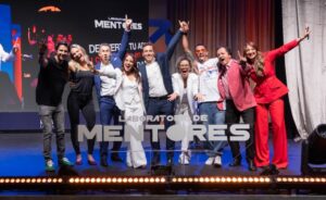 Empresarios y líderes durante la celebración del evento.