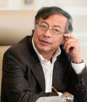 El presidente Gustavo Petro baja intensidad de las críticas.