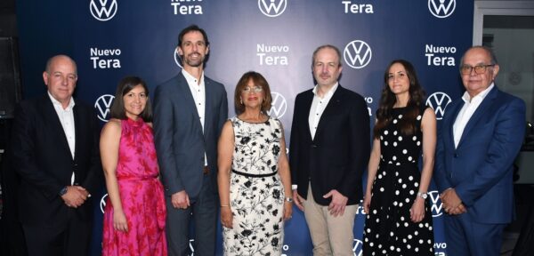 Enrique García, Carla Frías Abreu, Fernando Badía, Milagros Abreu, Hendrik Muth, María Rosa Frías Abreu y George González.