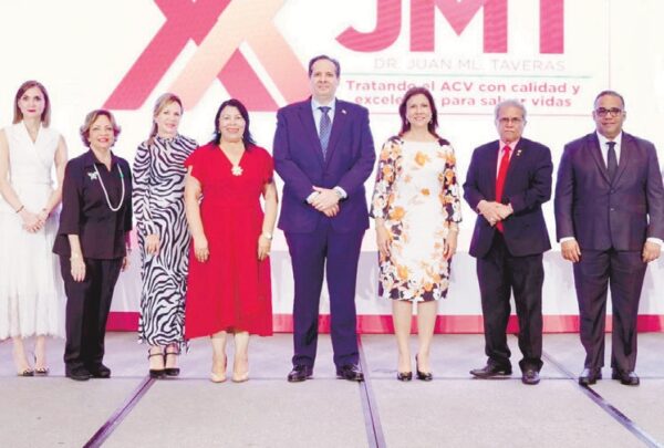 Violiza Inoa, Angélica de Ginebra, María Isabel Cáceres, Milagros Ureña, Víctor Atallah, Margarita Cedeño, Waldo Ariel Suero y Luis E. Suazo.