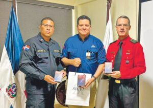 Entrega de lámparas a CECCOM.