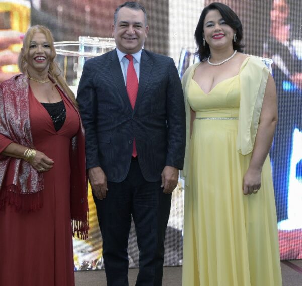 Marisol Pérez, Román  Jáquez Liranzo y Arianna Rivera.