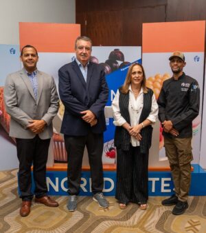 Frank Sánchez, Juan Carlos Méndez, Sandra Aponte y Jesús Joel del Rosario.