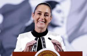 La presidenta Claudia Sheinbaum subió los salarios.