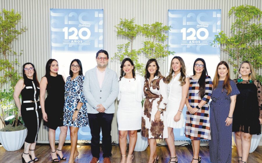 Giovanna Barbiero, Arlenys López, Patricia Durán, Juan Mella, Katia Báez, Gina Monto lío,  Laura Domínguez, Edna Abreu, Marianela Mata y Paola Peláez.