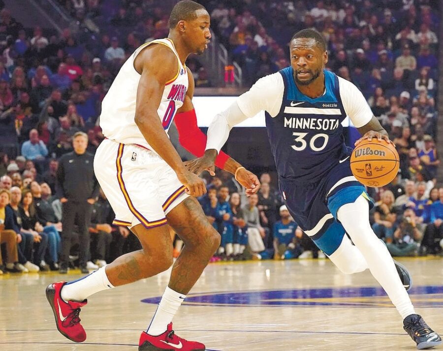 Julius Randle regresó de una lesión en la ingle.