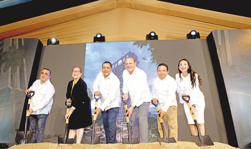 Abelardo Melgen, Rosa Santos, Edward Sal daña, Ulises Rodríguez, Iván Coronado y Leti cia Espinal.