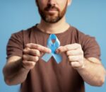 Existen medidas de salud pública y  cambios de estilo de vida que  pueden reducir el riesgo.