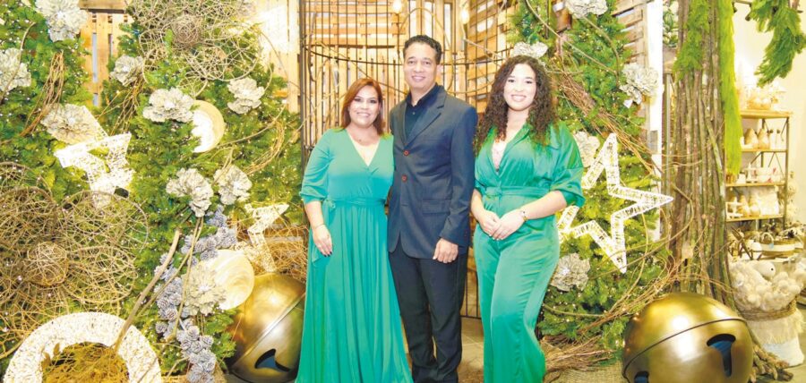 Ekmania Pérez, Wilson Adames y Lizmaya Adames.