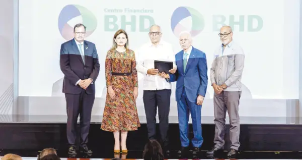 Steven Puig, Raquel Peña, Carlos Manuel Estrella,  Luis Molina Achécar yDarío Fernández Morales.