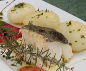 El consumo de bacalaoes una   invitación a cuidar el cuerpo, honrar la mesa y mantener vivas las raíces del buen comer.