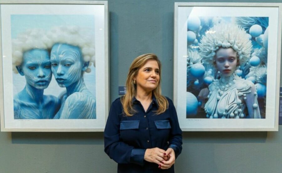 La producción de Ariadna Canaán se caracteriza por su capacidad de construir mundos conceptuales coherentes.